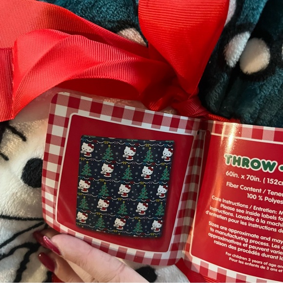 NWT Sanrio Hello Kitty Blue Christmas Throw Blanket - Picture 3 of 3
